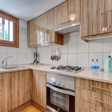 Lovely House In First Line Appartement